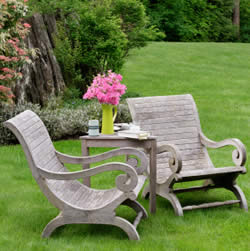 Ξύλινες καρέκλες κήπου